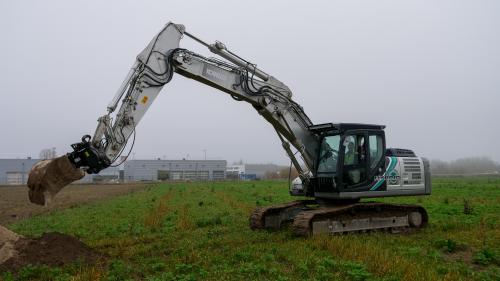 ESSAI Kobelco HYBRID